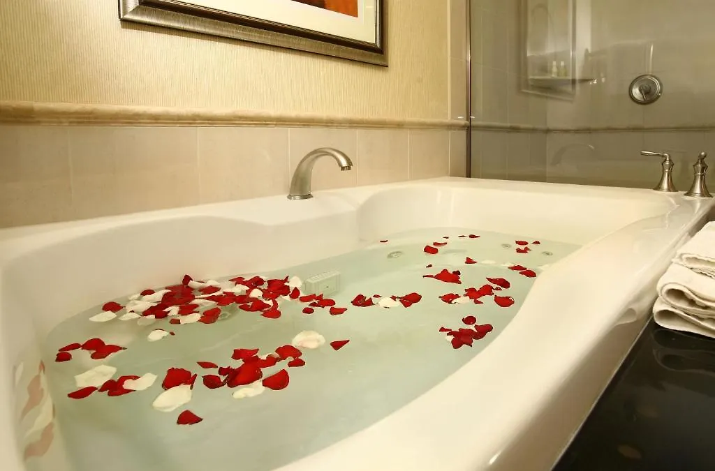 Luxury Suites International At The Signature location