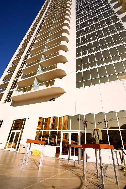 Luxury Suites International At The Signature Las Vegas 4*,